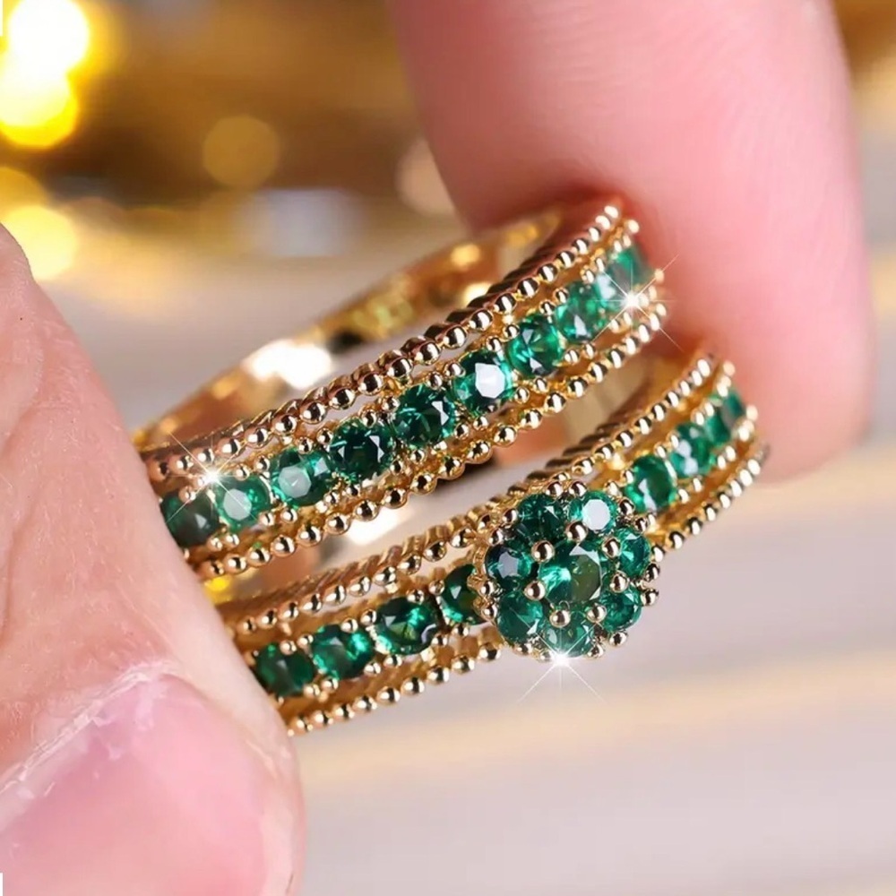 Gold Ring With Green Accents Set.